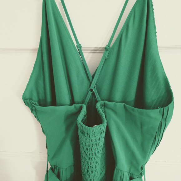 Beyond Words Kelly Lime Green Smocked Pleated V-Neck Criss Cross Strap Romper M - Picture 4 of 14